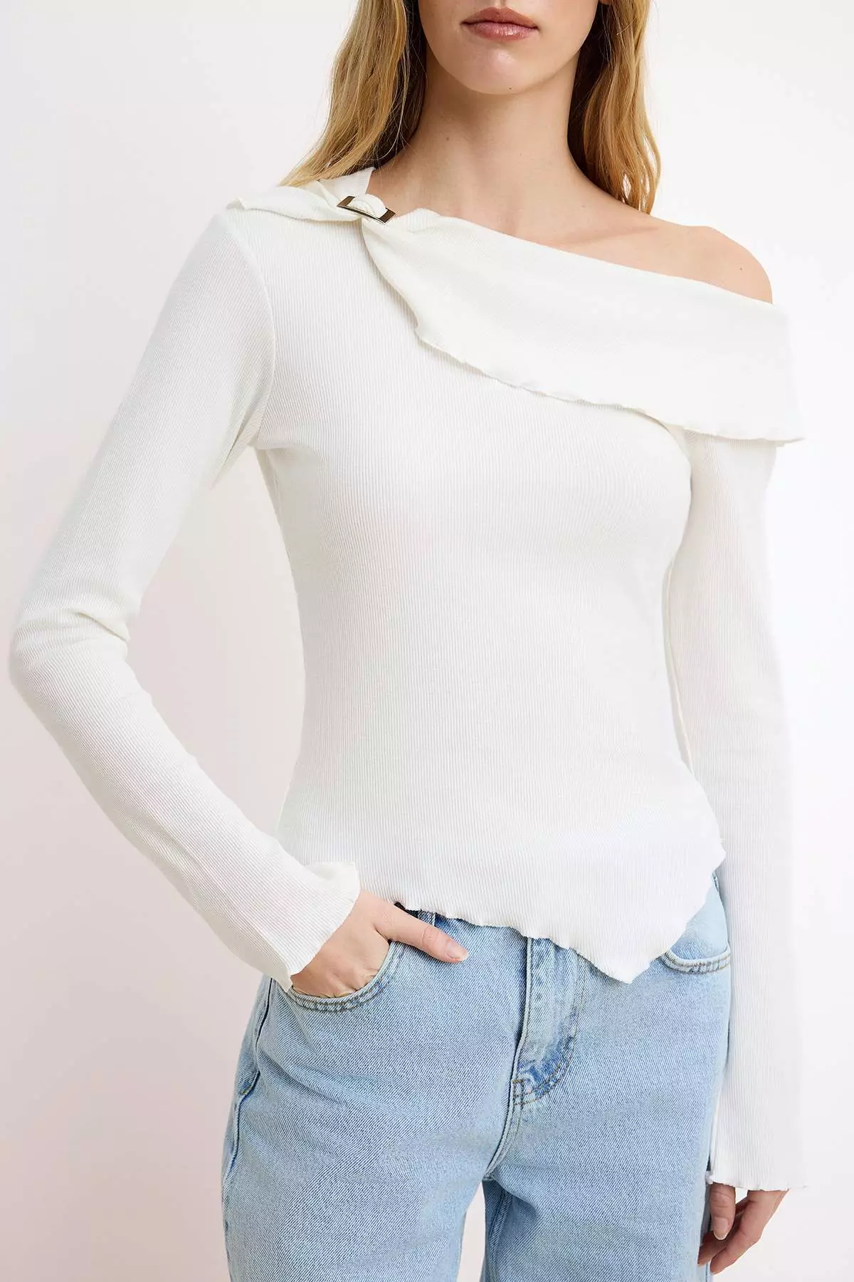 Ecru Fitted/Asymmetrical Collar Accessory Detailed Ribbed Stretch Knitted Blouse Twoss26Bz72