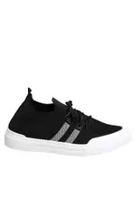 Hitam