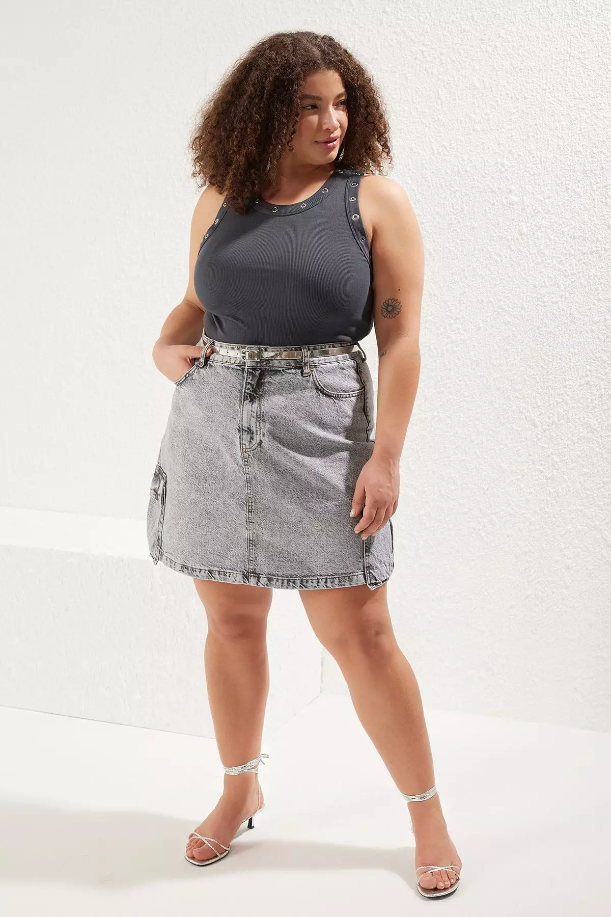 Plus Size Eyelets Ribbed Top
