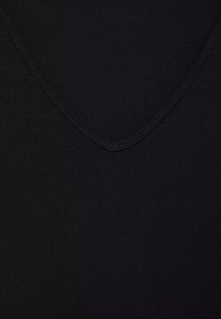 Long-Sleeved V-Neck T-Shirt