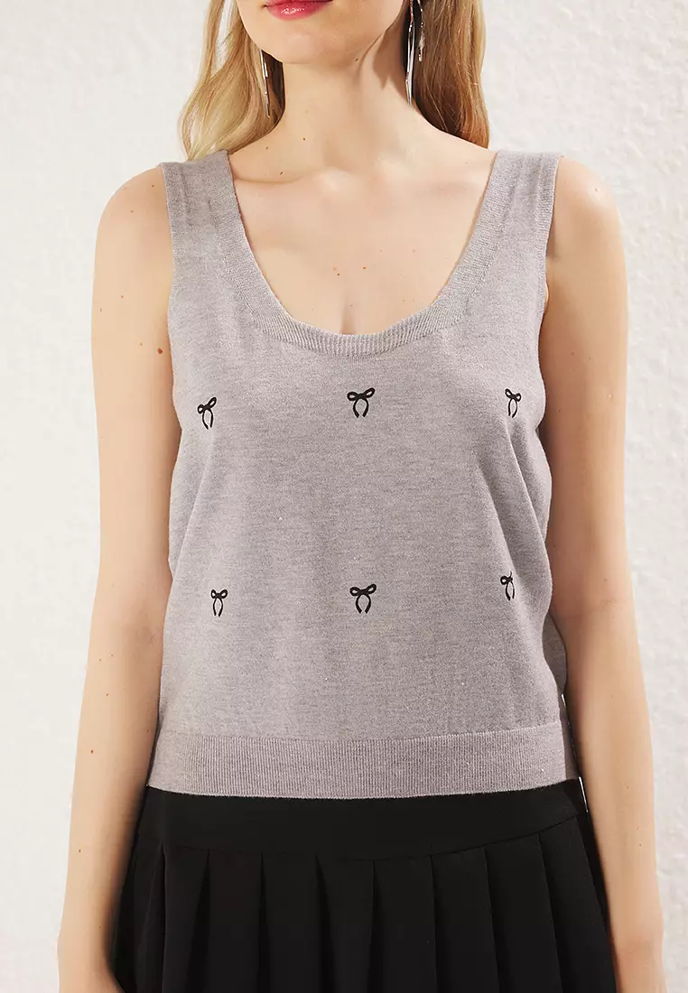 Gray Special Yarn Square Neck Heart Printed Knitted Thin Blouse