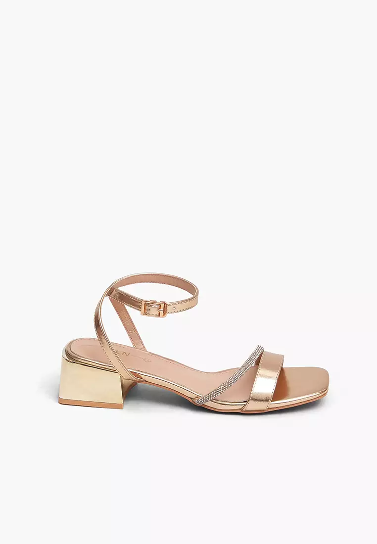 Discount on Cln  shoes - SKU: Teresina Heel Sandals