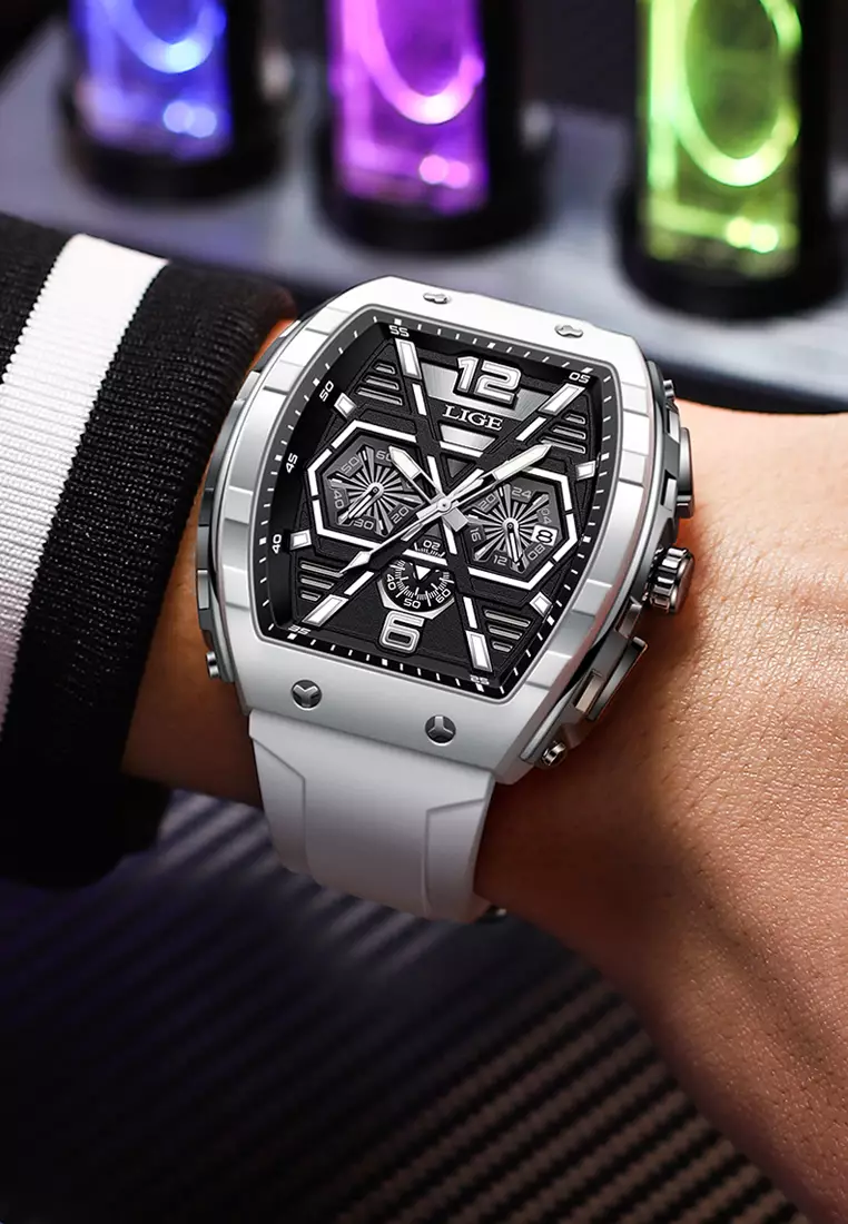 Unisex Tonneau Shaped Quartz Watch on Rubber Strap