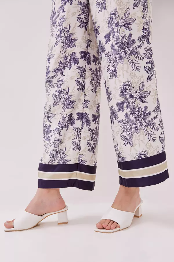 MINIMAL - Jocelyn - Celana Panjang Motif Bunga - Blue Colour Blue