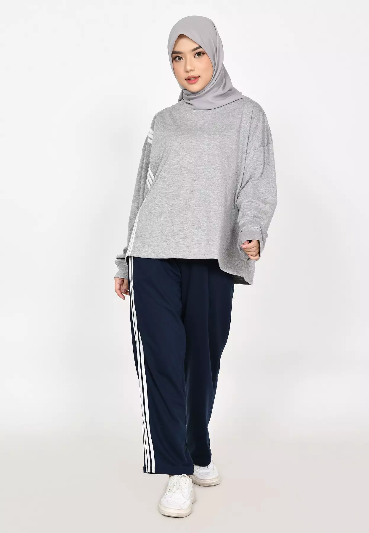 Setelan Training Alena 2