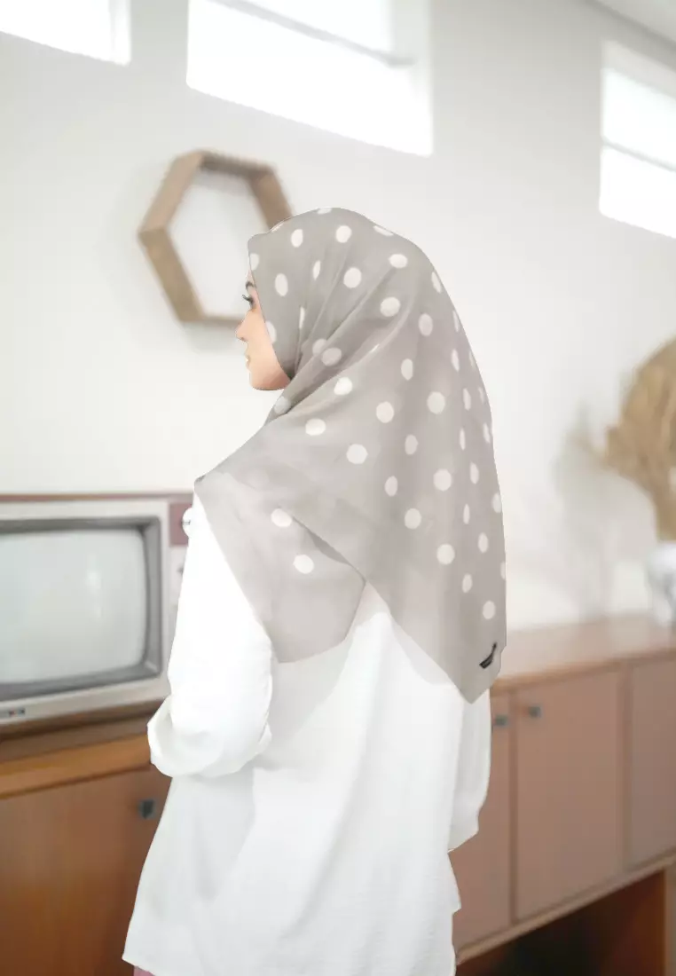 Polka Dot Printed Scarf | Hijab Segiempat Motif - Cappucino
