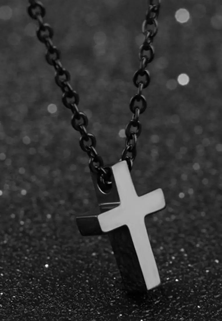 Cross Pendant Necklace (Black)