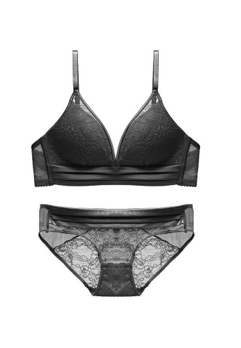 W.Excellence black Premium Black Lace Lingerie Set (Bra and Underwear) 1D583US1F0BB5EGS_1