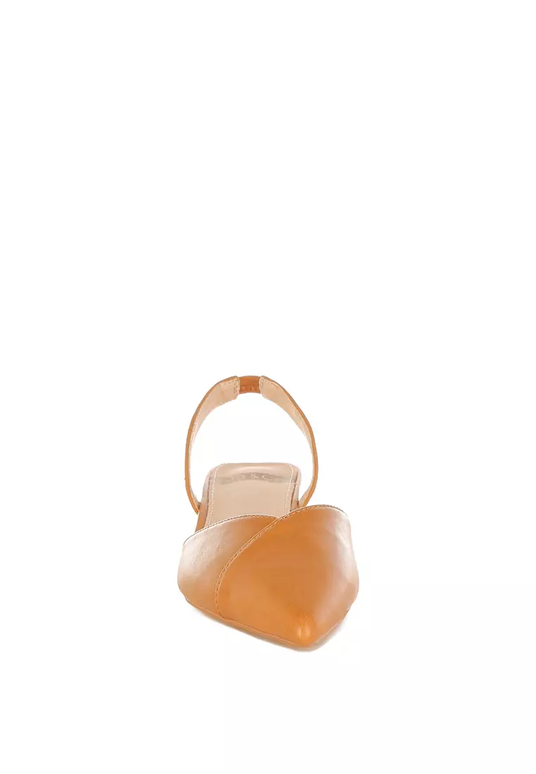 黃褐色軟皮露跟涼鞋