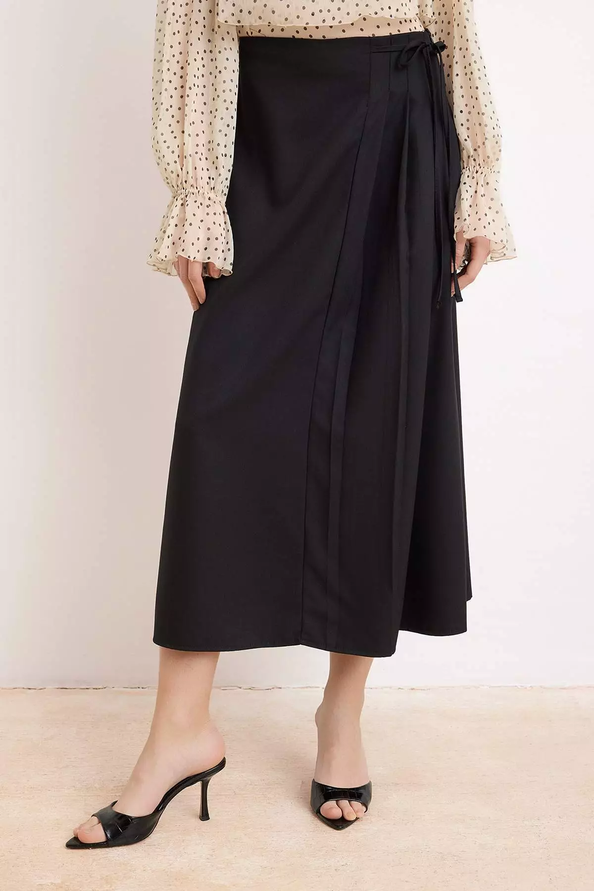 Black A-Line Unlined Plain Weave Hijab Skirt With Pleated Detail On Top And Bottom Tctaw25Ee00007