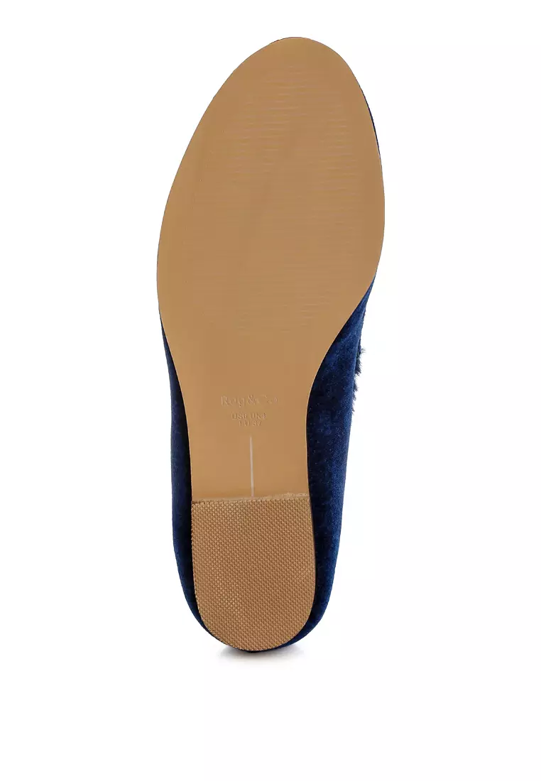 Sepatu Loafer Beludru Detail Bulu Warna Biru Tua