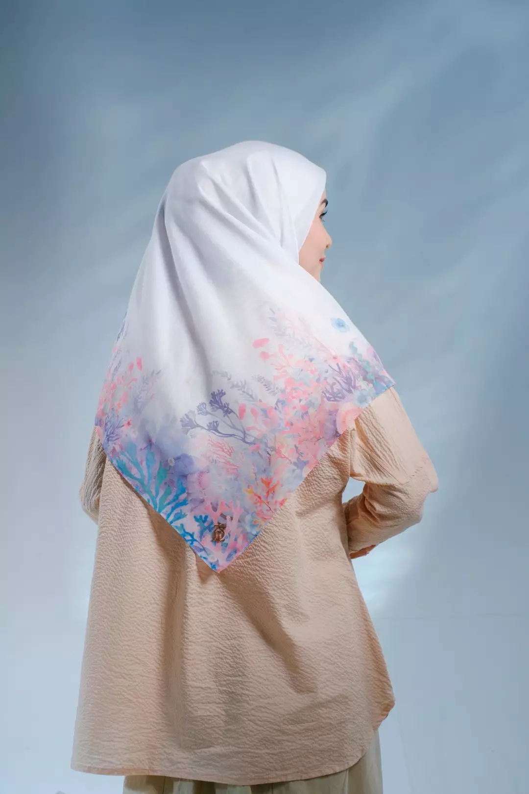 CORALINE  Scarf Offwhite - Kerudung Hijab Segiempat Motif With BOX - Bahan Nesla - Ukuran 115x115