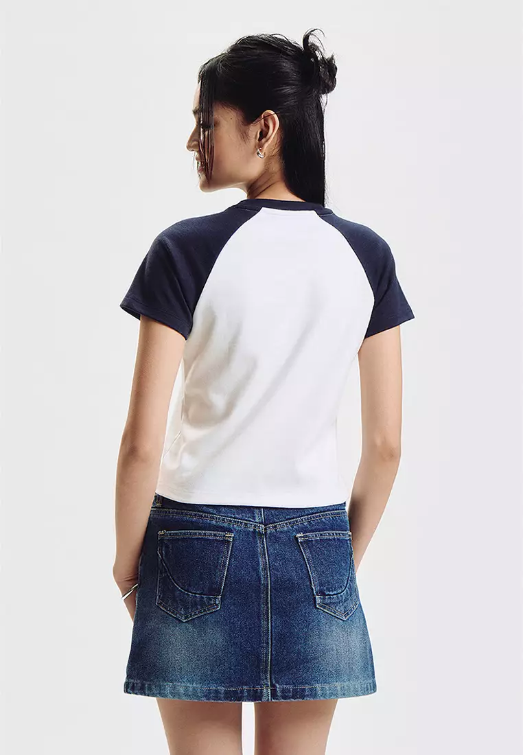  Hello Kitty Slim Raglan Graphic T-shirt