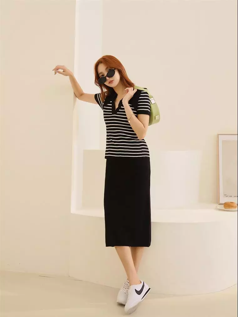 Striped Ribbed V-Neck Back-Tie Short-Sleeve Top [FA2723]