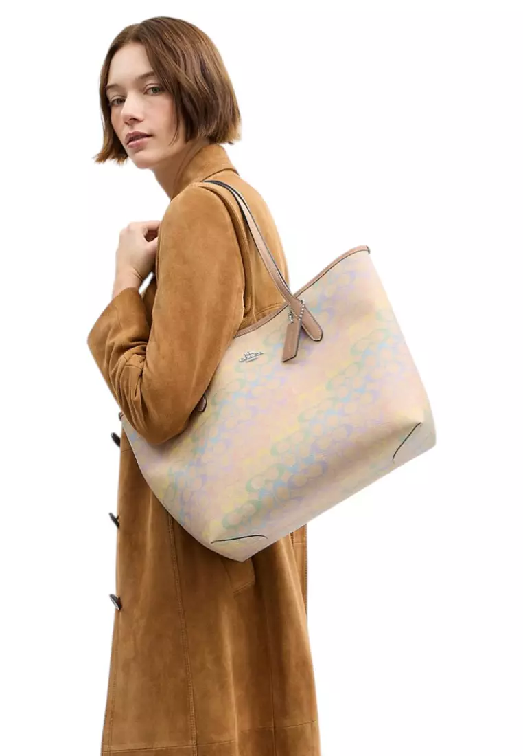 City Tote Bag In Rainbow Signature Canvas - Sand/Multi