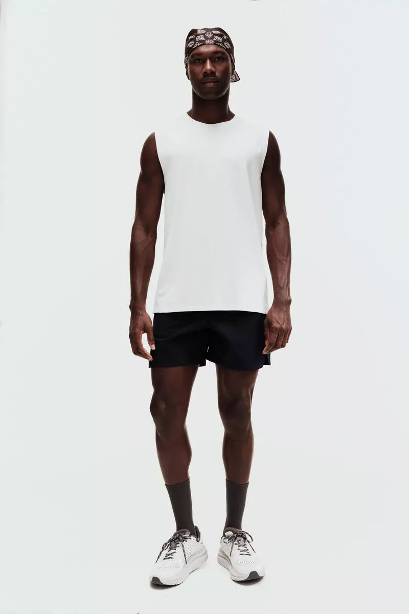 Sports shorts with DryMove™