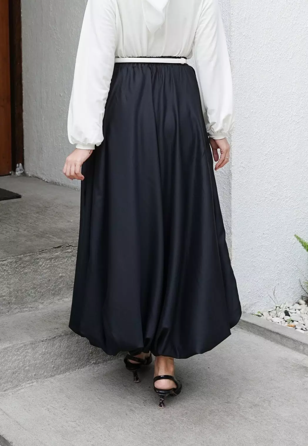 Orin Balloon Skirt - Black