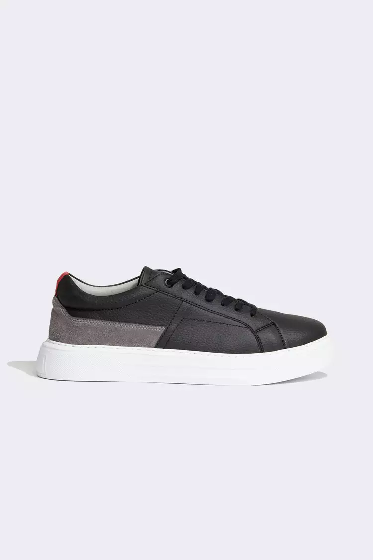 Flat sole sneakers discount
