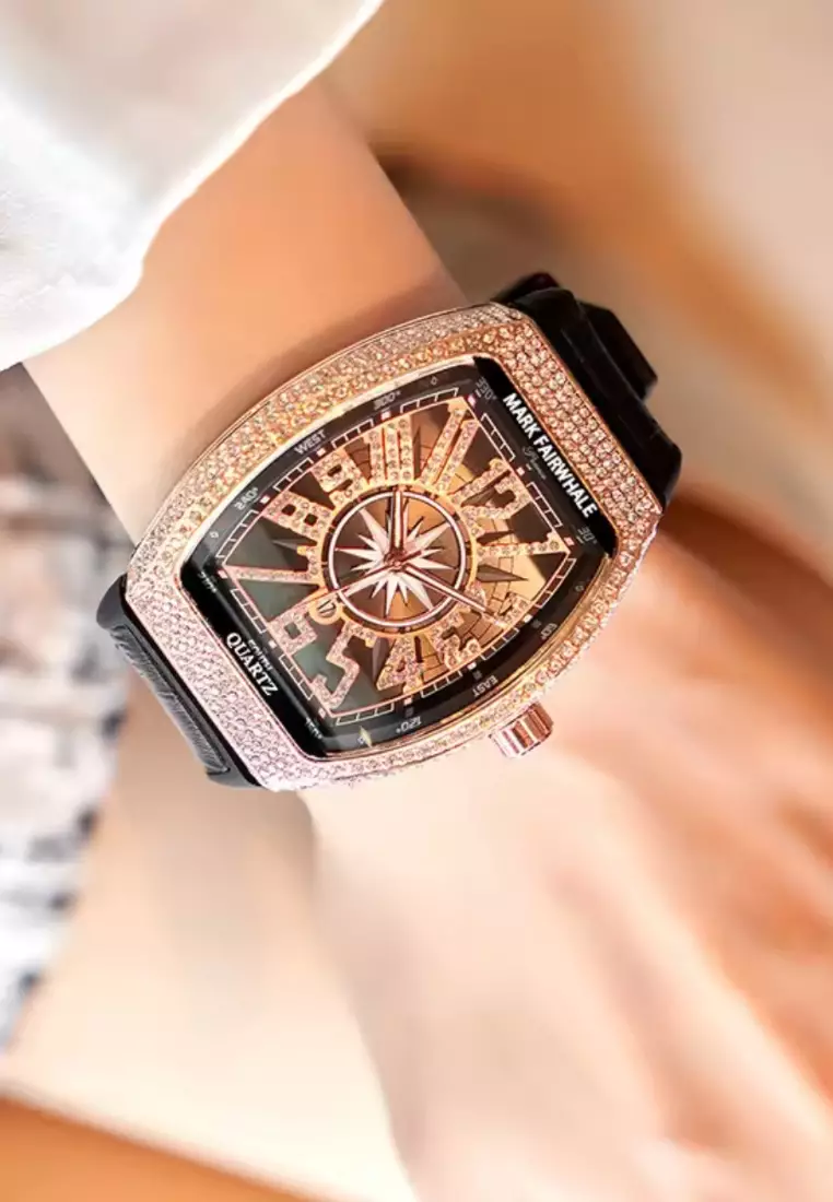 中性款酒桶形石英表，44毫米，黑色表盘，皮革表带