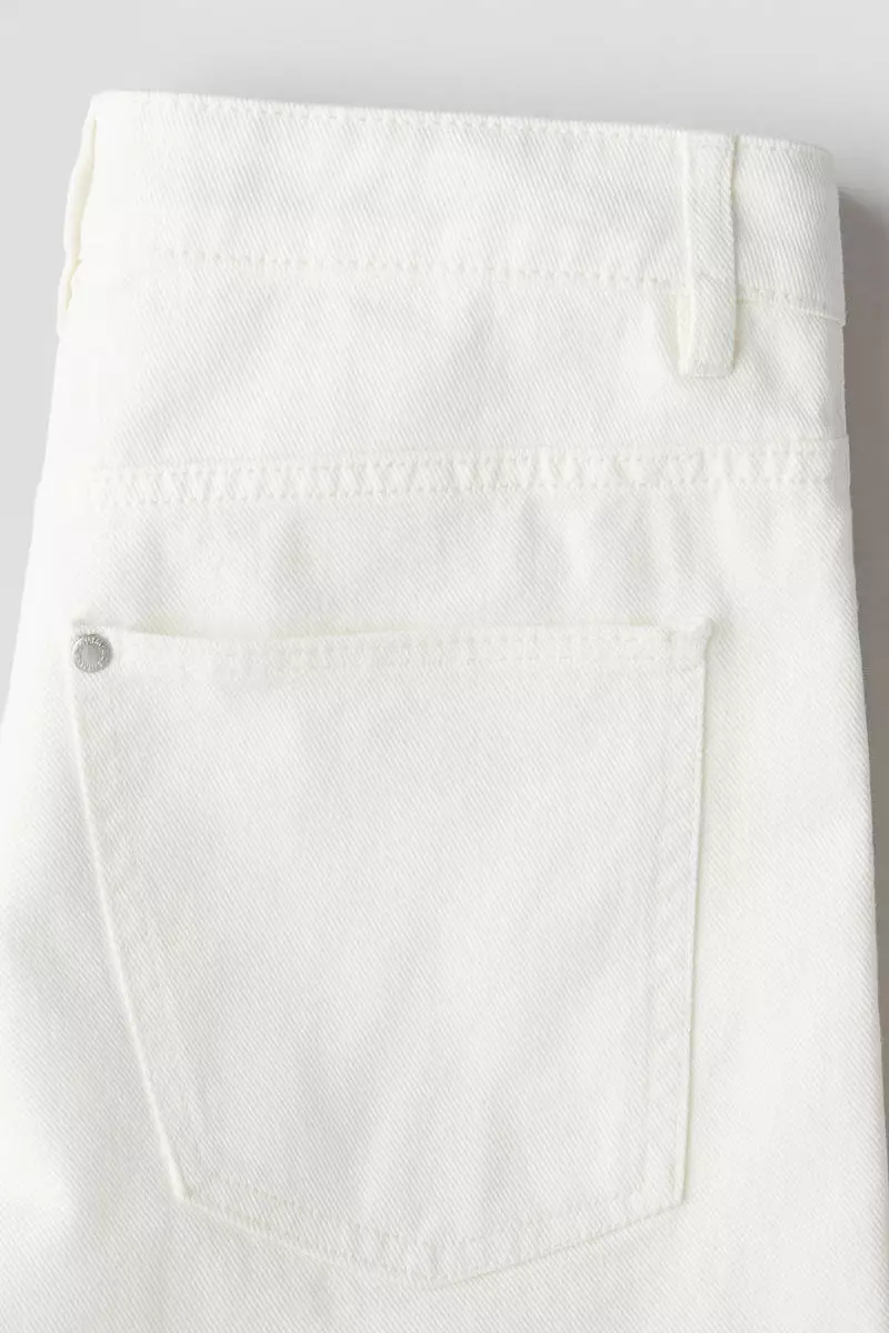 Loose-fit denim shorts