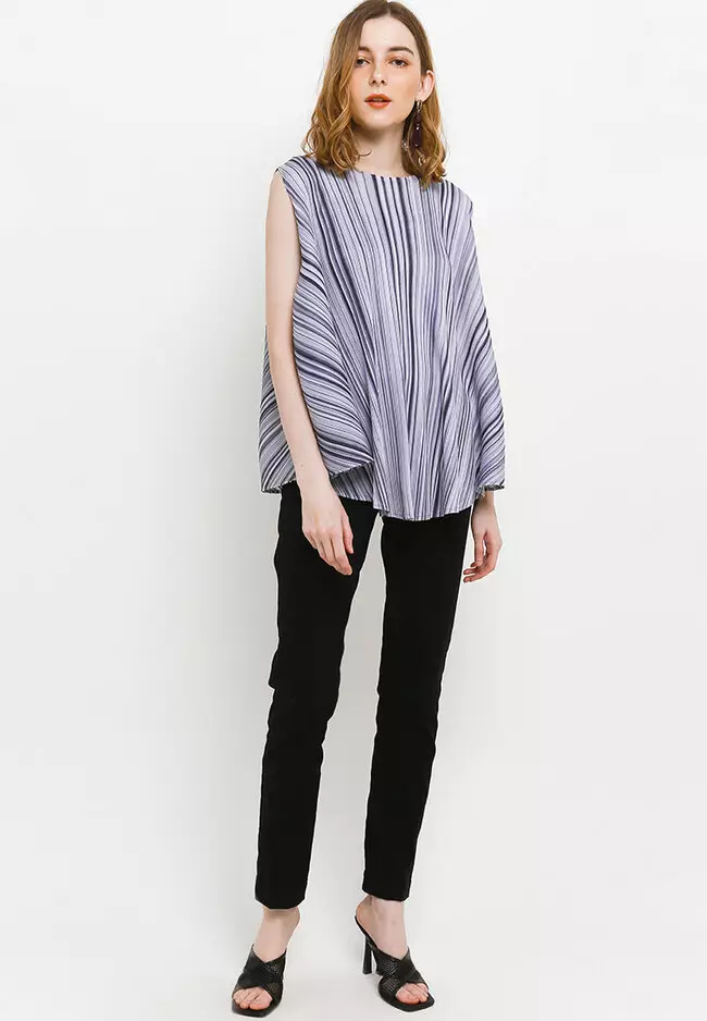 Multi Shade Sleeveless Pleated Top