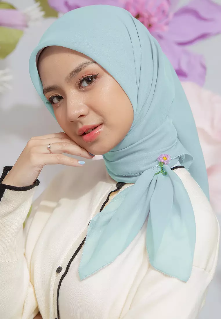 Nashwa Paris Eyelash in Ice Blue (Lozy x Nashwa)