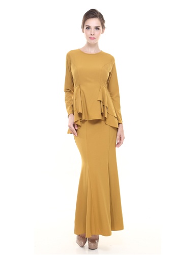 Lora Peplum In Gold From Rina Nichie Couture In Gold Baju Kurung Moden Baju Kurung Moden