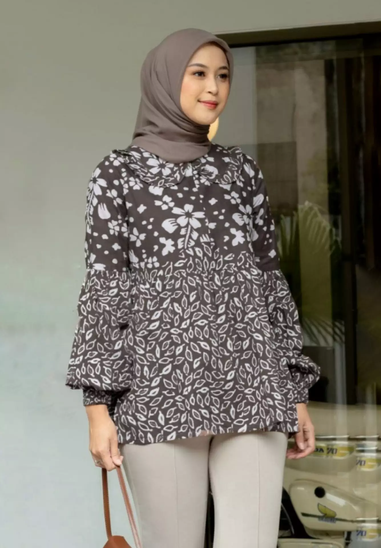 Ayla Hitam Blouse Batik Premium Elegant B.K