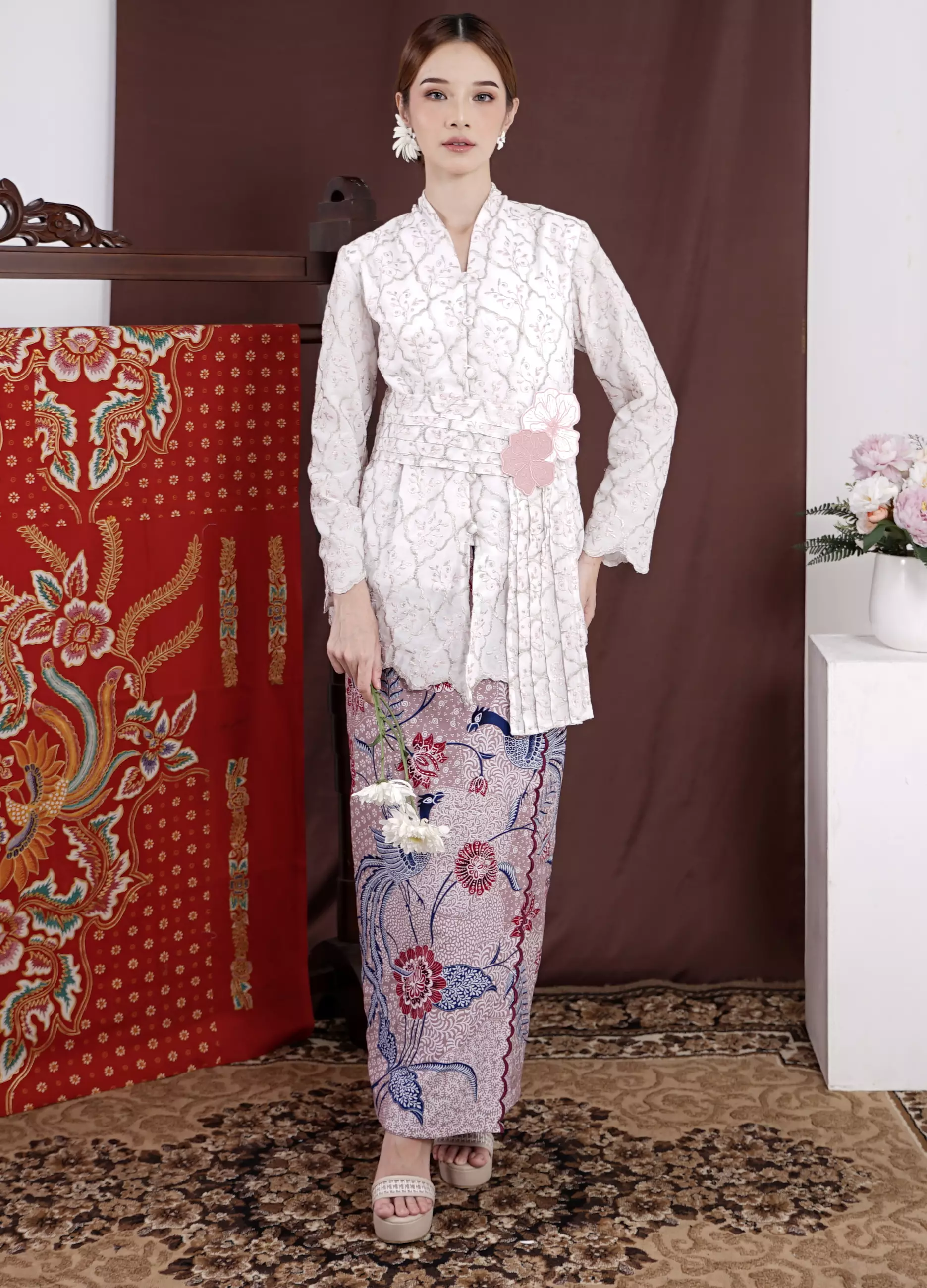 Blouse Atasan Kebaya Kutubaru Modern Wanita Kartini Jamira White Lengan Panjang