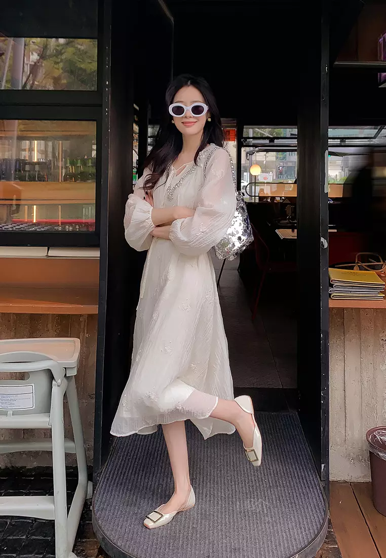 方扣鏤空平底鞋 WW1228-1