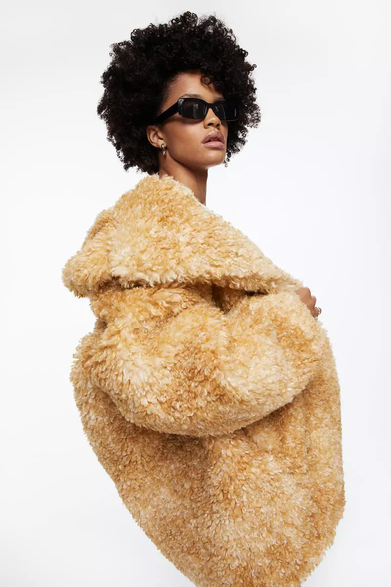 Hm yellow coat