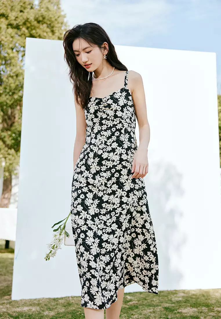 Sleeveless floral dress top