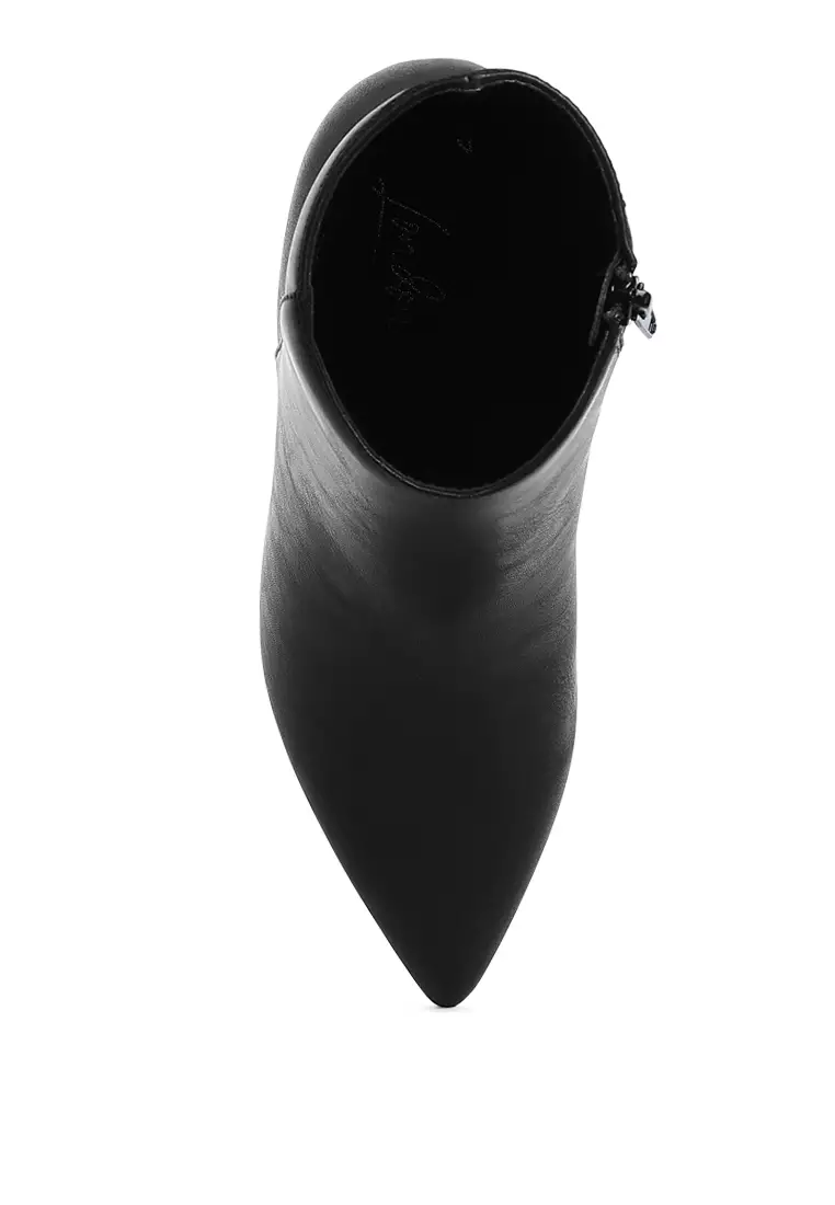 Sepatu bot kulit imitasi warna hitam