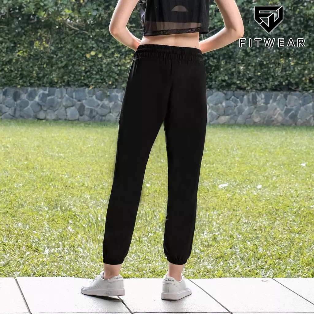 Fitwear Studio - Jogger Olahraga Wanita AISHA 2 STRIPE POCKET DRYFIT OVERSIZE - BLACK