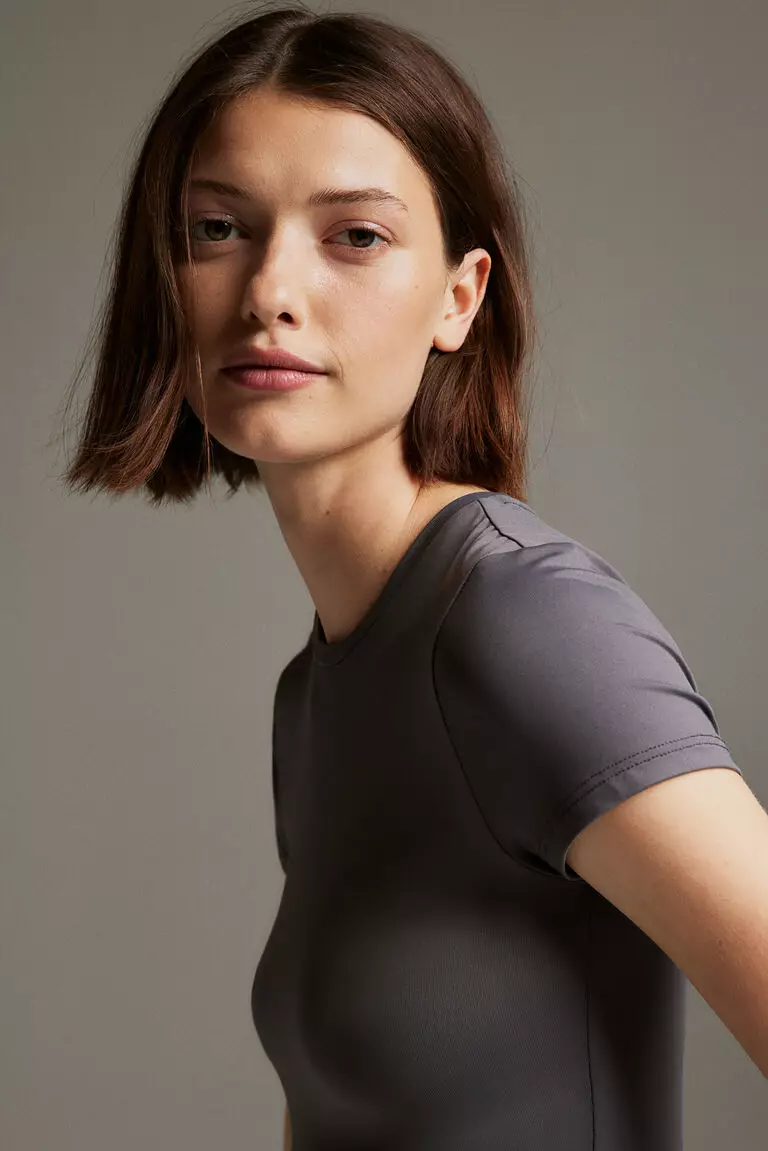 Jual H&M Fitted microfibre Tshirt Original 2024 ZALORA Indonesia