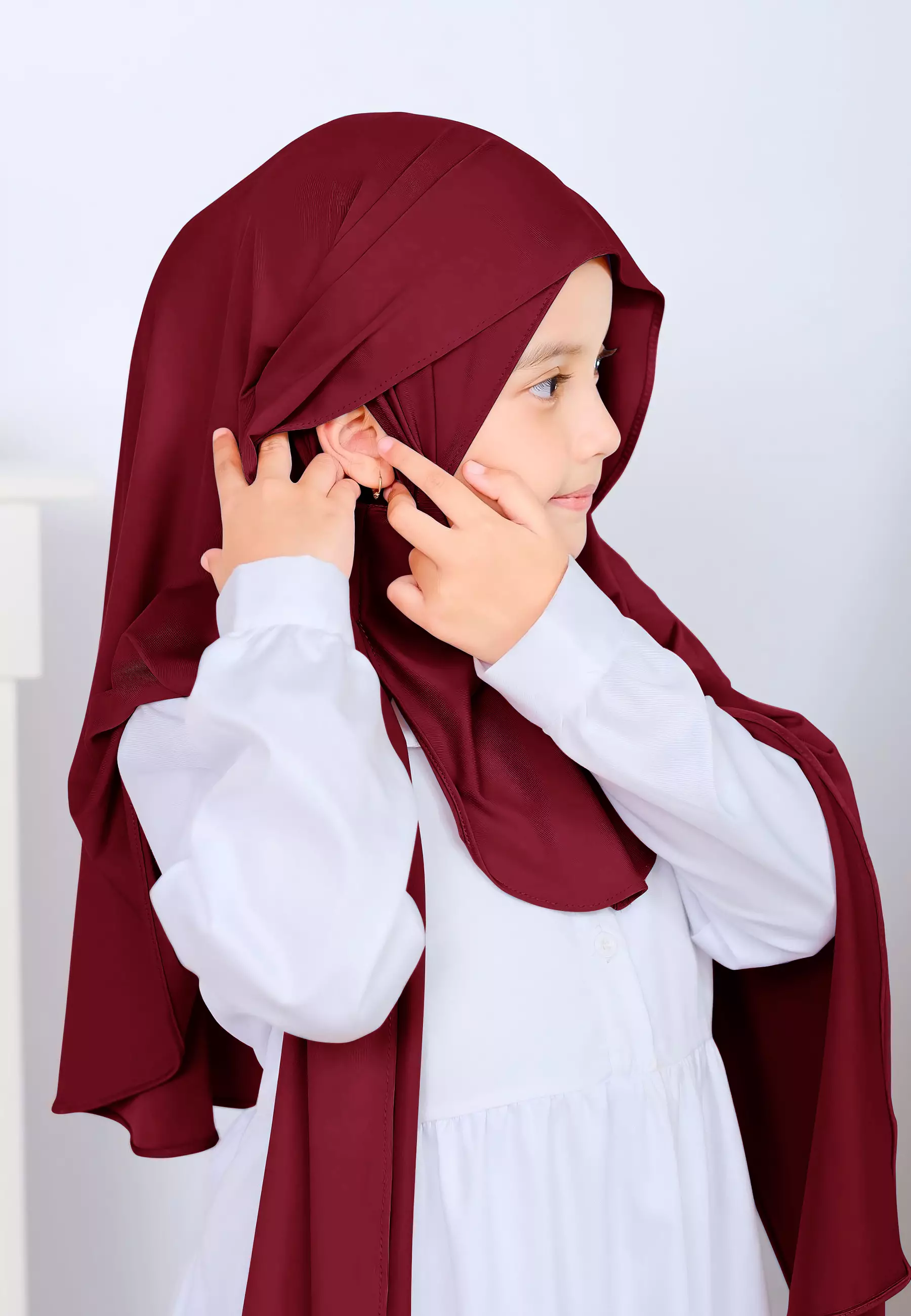 Hagia Curved Pashmina | Hijab Instan Anak | Kerudung Pashmina Inner Oval Anak - Ruby Red