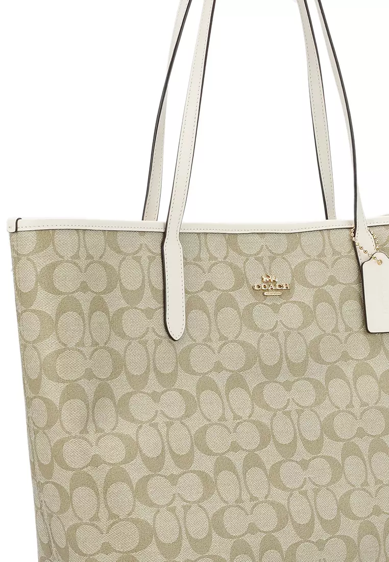 City zip tote hotsell in signature canvas coach