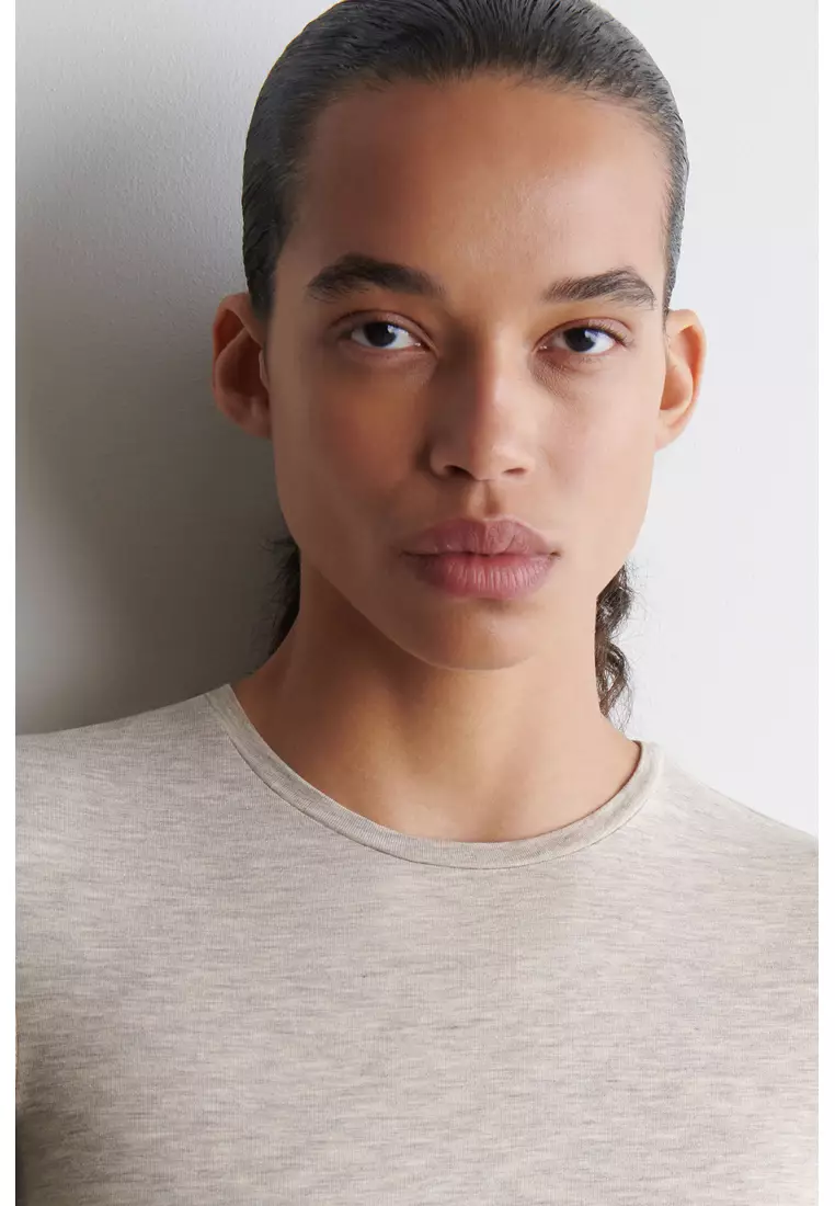 SLIM LIGHTWEIGHT T-SHIRT