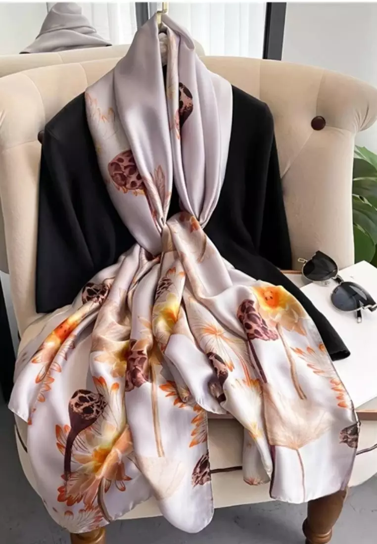 Aksesoris Wanita Ginko & Lotus Root  Silk Large Size Pashmina Syal Wanita Silver & Multi