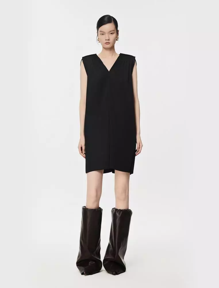 A-Line Pleated Sleeveless Dress