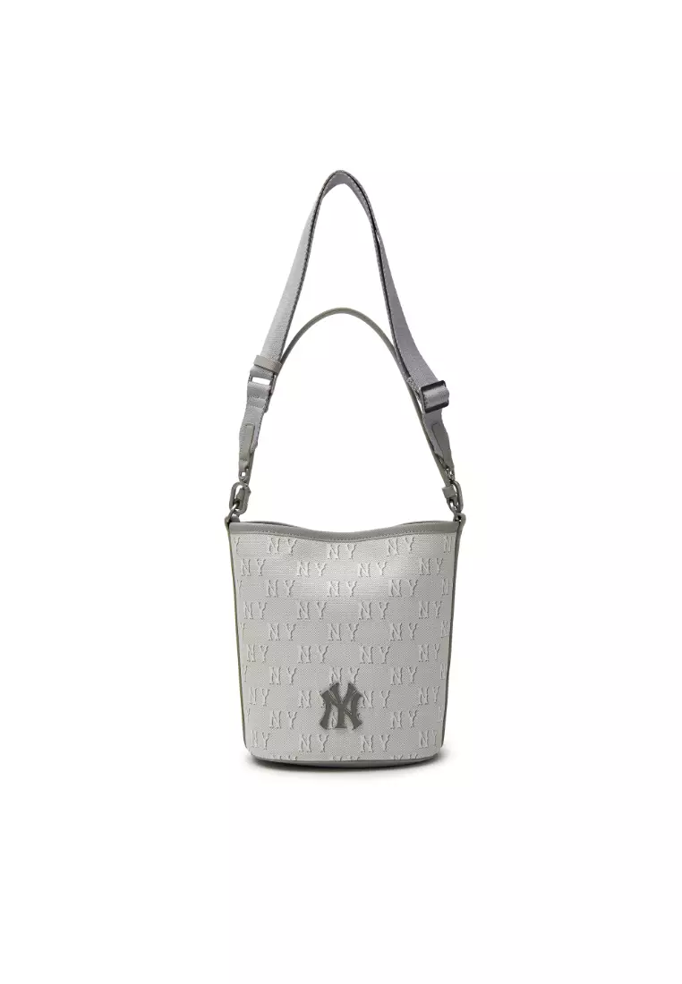 CLASSIC MONOGRAM JACQUARD BUCKET BAG NEW YORK YANKEES