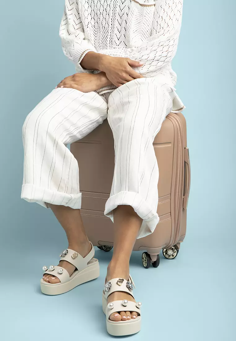 Stucco Crocs Outfit Buy Crocs Brooklyn 4U Sandals Online ZALORA