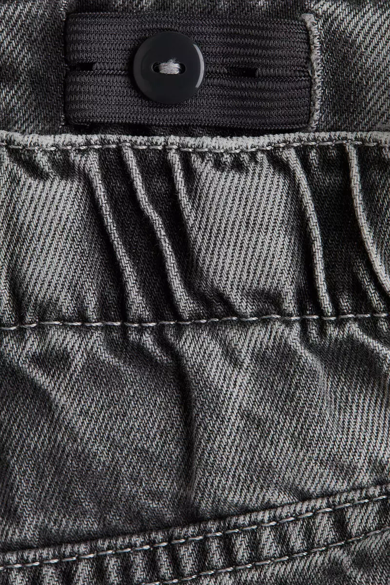 Loose Fit Barrel Jeans