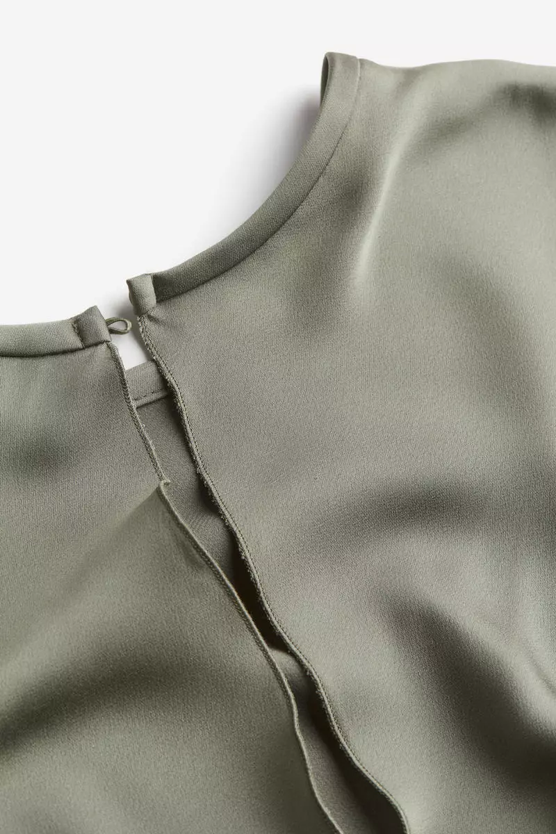Long-sleeved midi dress