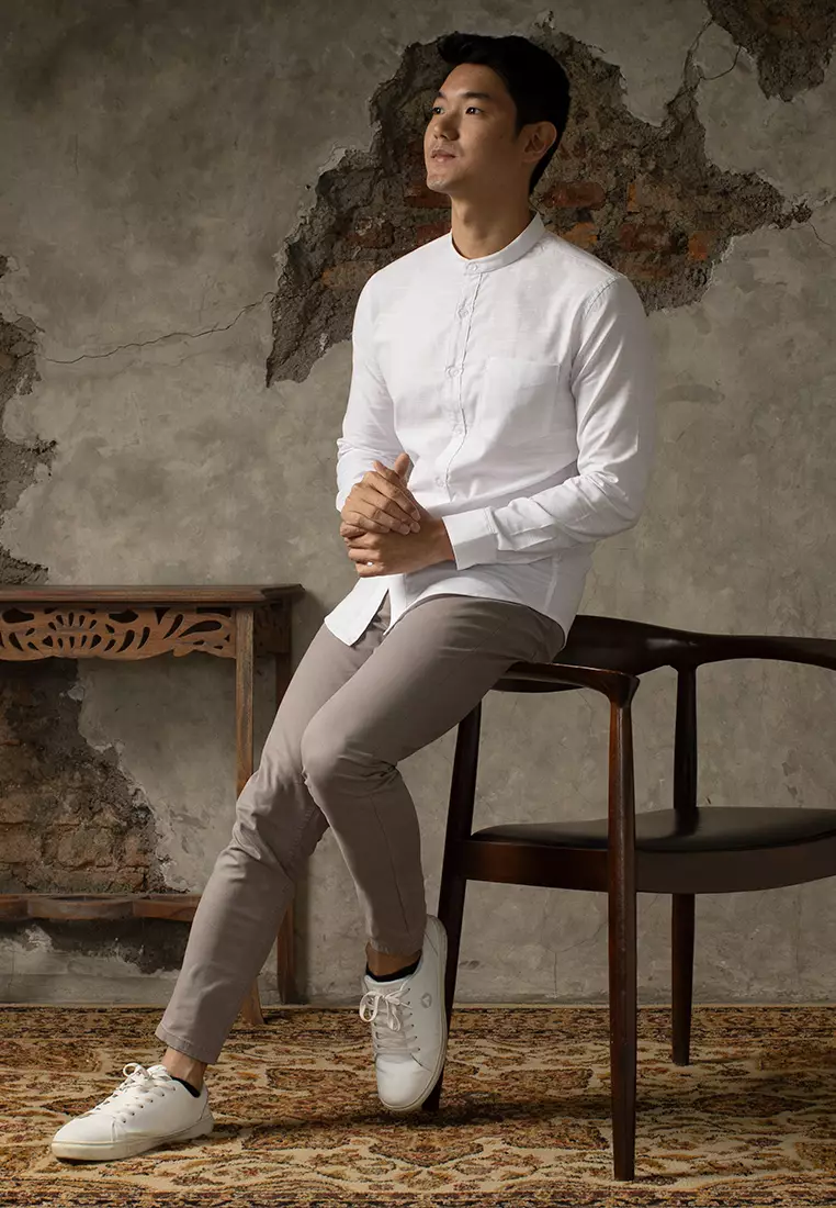 Kemeja collarless Slub koko putih OXCON white