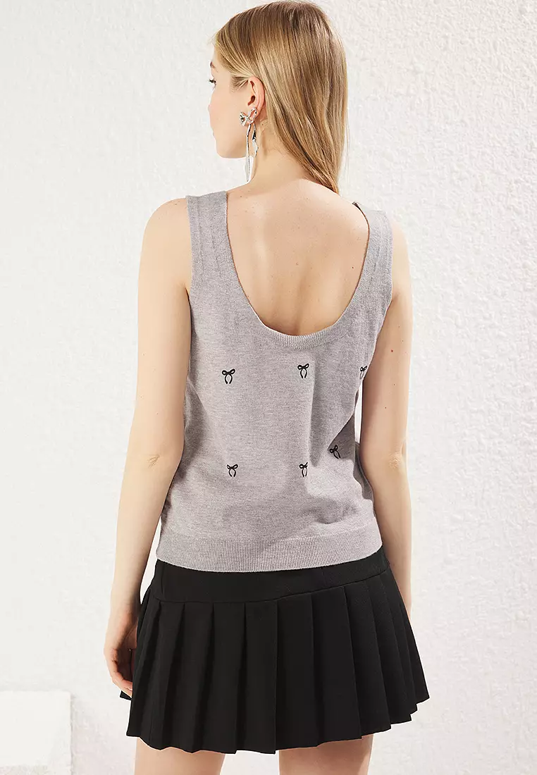 Gray Special Yarn Square Neck Heart Printed Knitted Thin Blouse