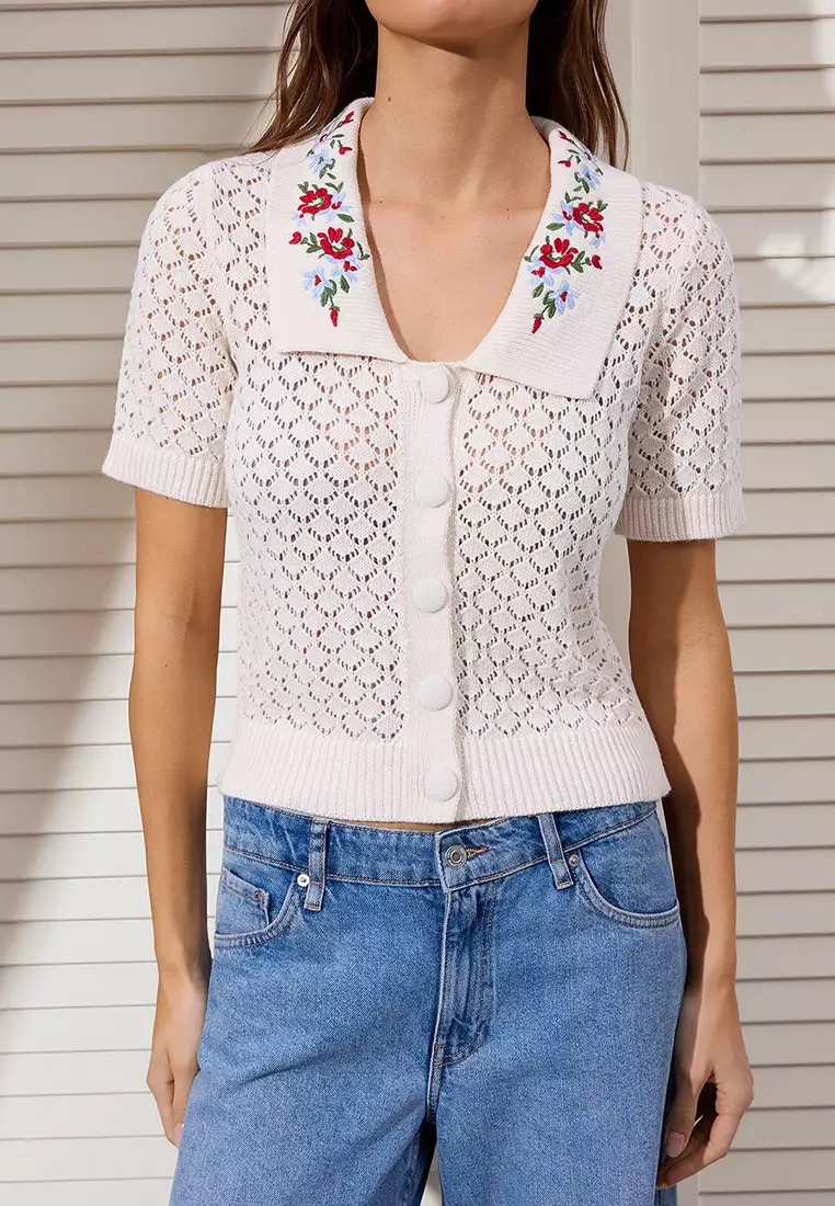Trendyol Stone Flower Embroidered Collar Lace-Like Knit 