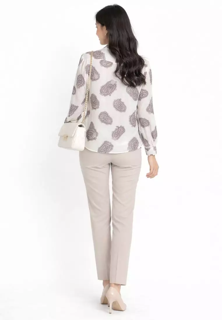 Blouse Chiffon Long Sleeve With Pasley Motif In Broken White By Brilliant Girl Warna PUTIH