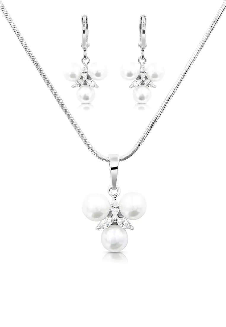 SO SEOUL Everleigh Tri-Diamond Simulant Zirconia Earrings with Pendant Chain Necklace Jewelry Gift Set