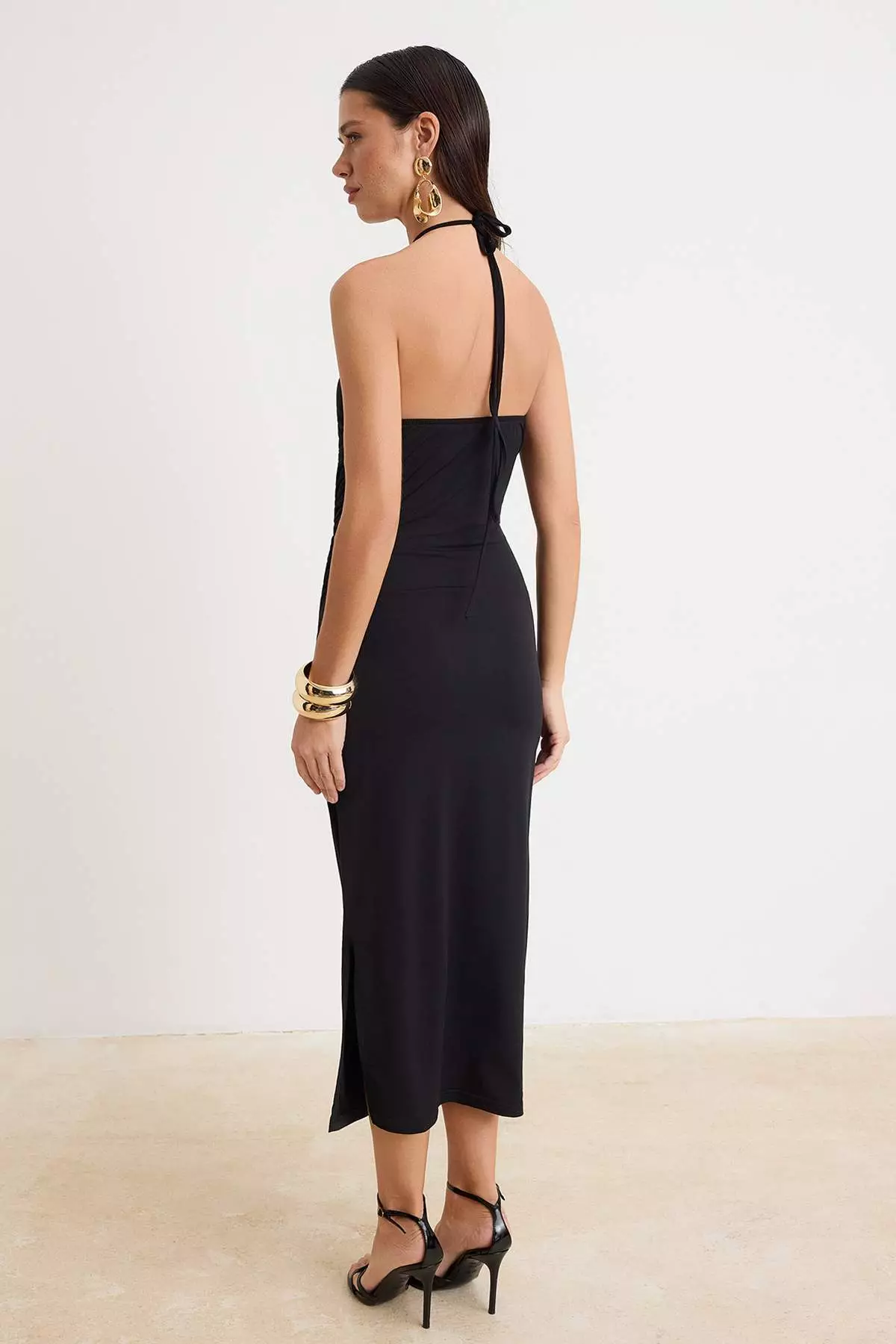 Black Halter Neck Midi Sandy Dress With Shiny Accessories Tprss26El00300